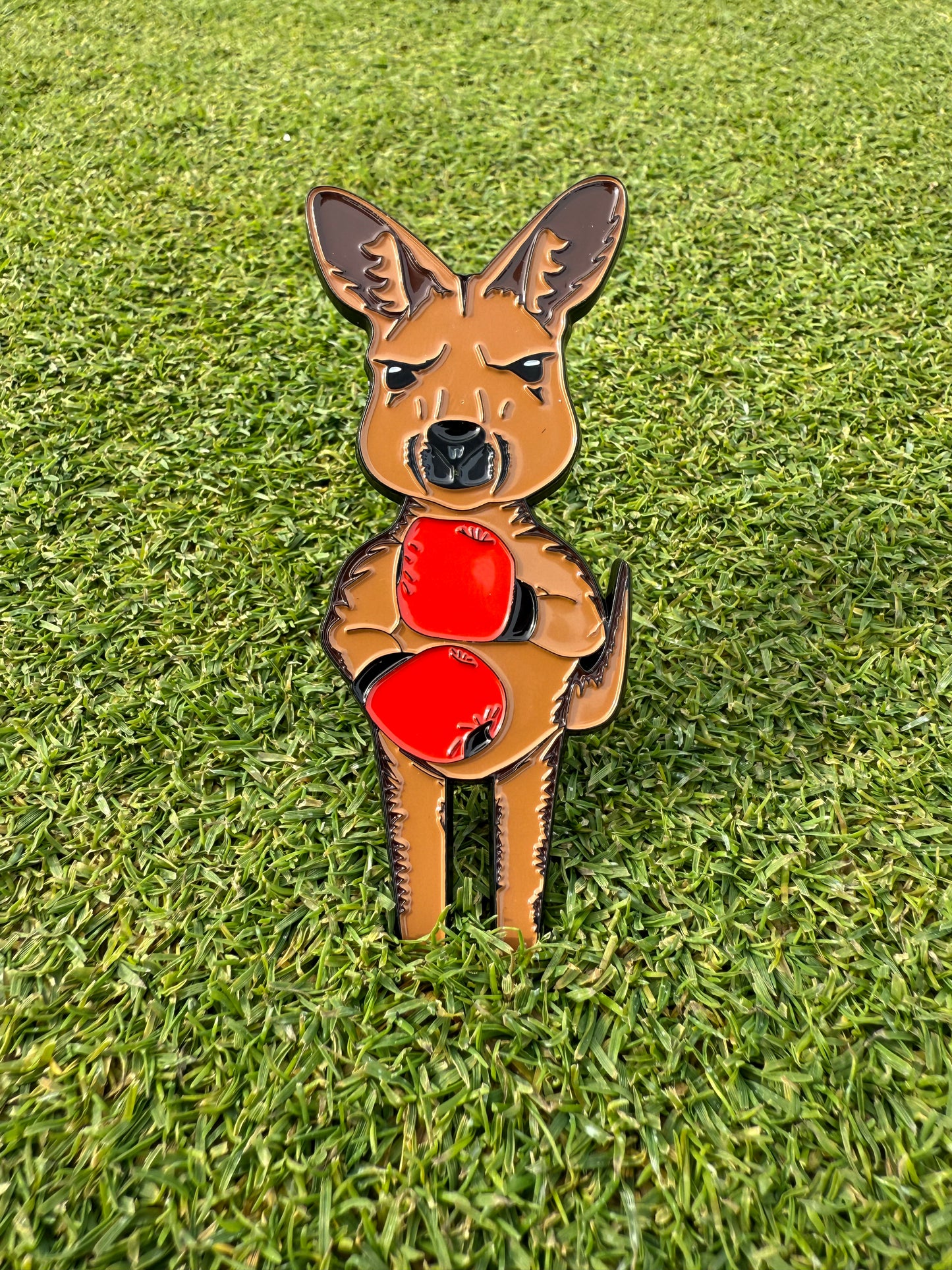 Boxing Kangaroo divot tool + ball marker & hat clip