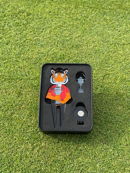 Championship Tiger divot tool + ball marker & hat clip