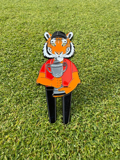 Championship Tiger divot tool + ball marker & hat clip